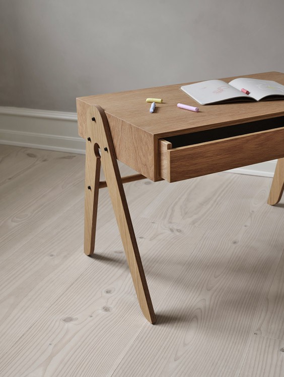 Kinderschreibtisch Aus Holz Geo S Table Von We Do Wood Holzdesignpur